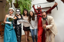 La comparsa de la Feria enamora a periodistas extranjeros que visitan Cali 