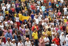 Cale&ntilde;os celebraron el orgullo de ser colombianos en el Teatro al Aire Libre Los Cristales