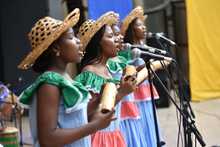 Cale&ntilde;os celebraron el orgullo de ser colombianos en el Teatro al Aire Libre Los Cristales