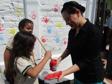 Con Mi Cali Bonita 223 ni&ntilde;os y ni&ntilde;as pintaron mural en los alrededores de la Alameda de Silo&eacute;