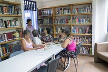 Biblioteca comuna 20
