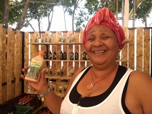 La ca&ntilde;a de az&uacute;car y el coco, ingredientes estrella de licores y dulces del Pac&iacute;fico