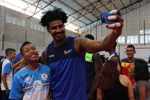 Selecci&oacute;n Colombia de voleibol comparti&oacute; con ni&ntilde;os beneficiarios de Deporvida
