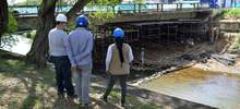 A buen ritmo marcha la demolici&oacute;n del puente sobre el r&iacute;o Cali a la altura de la calle 21  