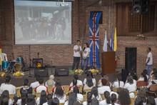 Instituci&oacute;n Educativa INEM traspasa fronteras con el Festival de la Canci&oacute;n en lengua extranjera