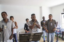 Juli&aacute;n cerr&oacute; las las puertas de su infierno y abri&oacute; su vida al servicio de los habitantes de calle