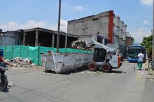 Ciudad Limpia retir&oacute; media tonelada de residuos del &aacute;rea de renovaci&oacute;n urbana