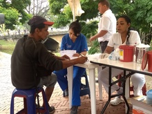 Carpa de servicios promueve h&aacute;bitos saludables que eviten riesgos a los habitantes de calle