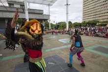 El circo Incubaxion Teatro invit&oacute; a conservar el medio ambiente.