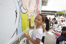 Estudiantes pintaron mural de la paz en la Instituci&oacute;n Joaqu&iacute;n de Caicedo y Cuero