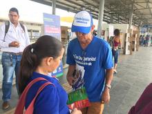 Habitantes de calle en proceso de resocializaci&oacute;n se toman las estaciones del MIO
