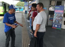 Habitantes de calle en proceso de resocializaci&oacute;n se toman las estaciones del MIO