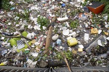La basura que usted tira a la calle causa inundaciones