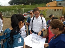 Gerente de Cali Distrito Especial recorri&oacute; la Comuna 18