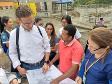 Gerente de Cali Distrito Especial recorri&oacute; la Comuna 18