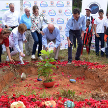 Alcalde Armitage pone la primera piedra del Centro de Integraci&oacute;n y Desarrollo Social (CIDES)