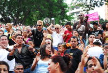 Aprenda a bailar los pasos de la salsa cale&ntilde;a en el Parque Alameda 