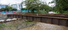 Puente de la calle 21 sobre el r&iacute;o Cali va en un 70% de adelanto