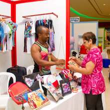 Talento y creatividad en el Mercat&oacute;n Navide&ntilde;o, 90 expositores. 