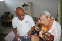 Asomaron narices de felicidad en el ancianato San Miguel