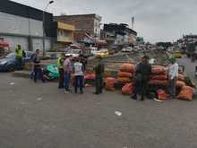 Alcald&iacute;a de Cali interviene con jornada de limpieza la plaza de mercado Santa Elena