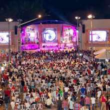 Los mel&oacute;manos y coleccionistas tambi&eacute;n le ponen salsa a su alegr&iacute;a