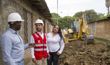 Alcalde Armitage entrega maquinaria para reforzar la pavimentaci&oacute;n con adoquines en los barrios de Cali
