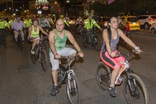 La Ciclovida nocturna: el nuevo encanto de Cali bajo la luna con deporte y actividad f&iacute;sica