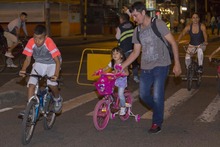 La Ciclovida nocturna: el nuevo encanto de Cali bajo la luna con deporte y actividad f&iacute;sica