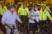 Alcalde Maurice Armitage particip&oacute; en familia de la Ciclovida Nocturna &lsquo;Cali pa&rsquo; vos&rsquo; 