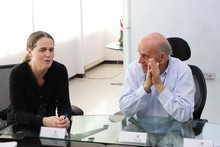 Consejera Pol&iacute;tica Adjunta dialoga con Alcalde de Cali