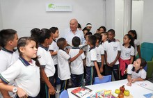 Alcalde Armitage sigue entregando bibliotecas p&uacute;blicas: ahora en comunas 1, 14 y 21