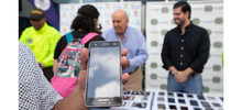 Alcalde Armitage encabeza devoluci&oacute;n de celulares que hab&iacute;an sido robados y que recuper&oacute; la Polic&iacute;a