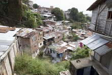 Cien toneladas de basuras y escombros se han retirado de la quebrada Isabel P&eacute;rez