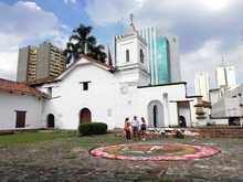 Los lugares m&aacute;s antiguos de Cali se llenaron de color para seguir la tradici&oacute;n