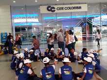 200 ni&ntilde;os de Cali terminaron de conmemorar el mes de la ni&ntilde;ez con cine gratis