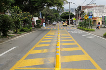La zona escolar de la comuna 18 ahora es un colorido y seguro escenario vial