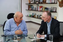 Director del Banco Mundial para Colombia reconoce labor de Cali en proyectos de educaci&oacute;n