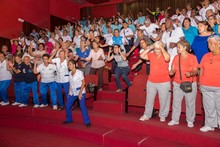 Programa Canas y Ganas: aprendizaje y diversi&oacute;n para adultos mayores 