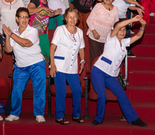 Programa Canas y Ganas: aprendizaje y diversi&oacute;n para adultos mayores 