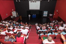 Programa Canas y Ganas: aprendizaje y diversi&oacute;n para adultos mayores 