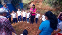 Instituci&oacute;n Educativa Villa Carmelo vivi&oacute; una minga entorno a la huerta