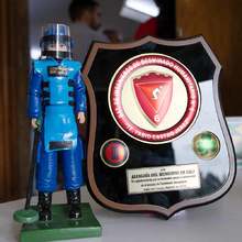 Armitage recibe del Ej&eacute;rcito certificado que acredita a Cali como territorio libre de minas antipersonales