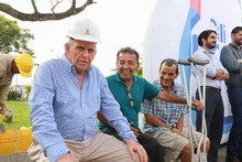 Alcalde Armitage presenta los nuevos 335 paraderos cubiertos del MIO que ya disfrutan los cale&ntilde;os