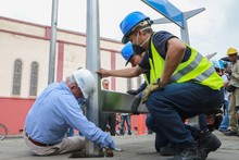 Alcalde Armitage presenta los nuevos 335 paraderos cubiertos del MIO que ya disfrutan los cale&ntilde;os