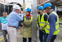 Alcalde Armitage presenta los nuevos 335 paraderos cubiertos del MIO que ya disfrutan los cale&ntilde;os