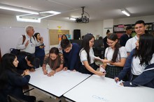 Servidores p&uacute;blicos y estudiantes caminaron por la Ruta de la integridad 
