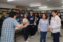 Servidores p&uacute;blicos y estudiantes caminaron por la Ruta de la integridad 