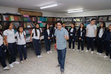 Servidores p&uacute;blicos y estudiantes caminaron por la Ruta de la integridad 