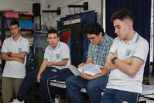 Servidores p&uacute;blicos y estudiantes caminaron por la Ruta de la integridad 